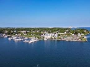 356 Edgewater Inn